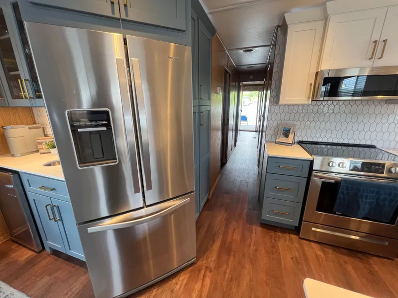 Slide: The Image of Lakeview 16' X 70' Widebody Houseboat 2006 - 13