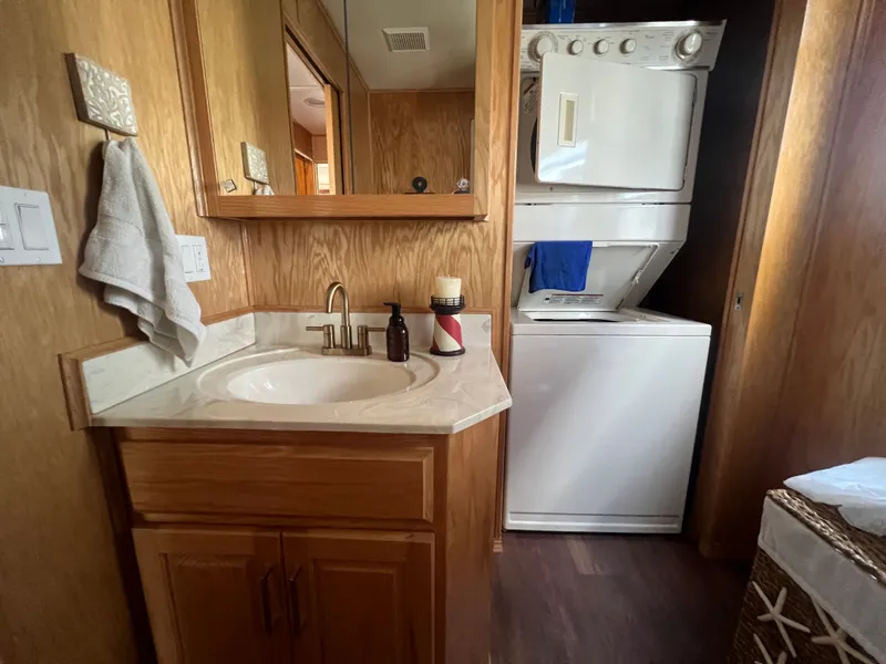 Slide: The Image of Lakeview 16' X 70' Widebody Houseboat 2006 - 15