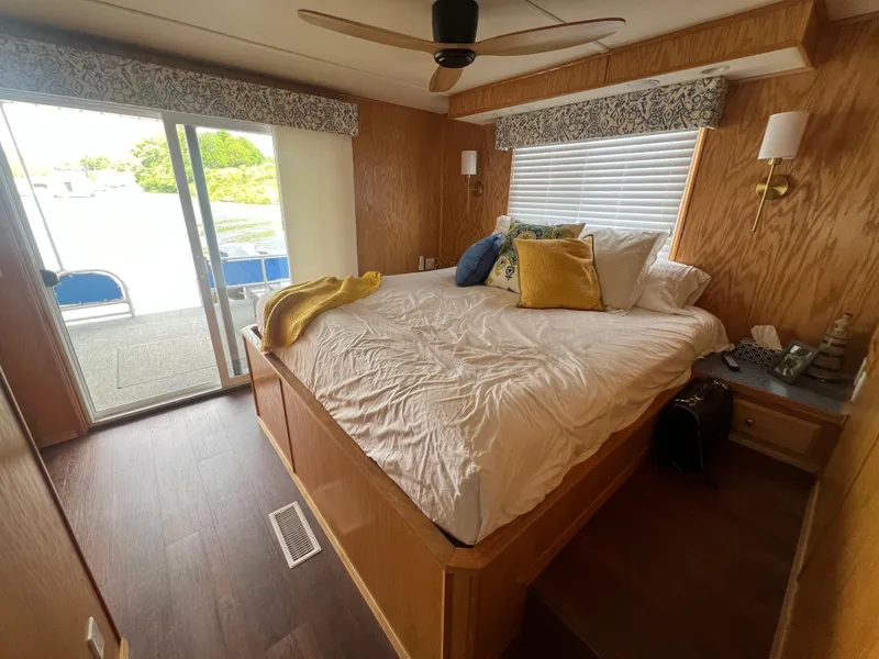 Slide: The Image of Lakeview 16' X 70' Widebody Houseboat 2006 - 16