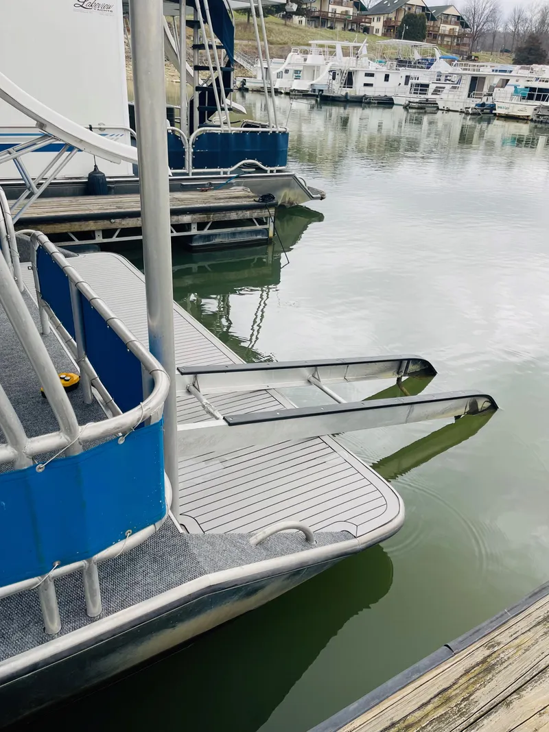 Slide: The Image of Lakeview 16' X 70' Widebody Houseboat 2006 - 35