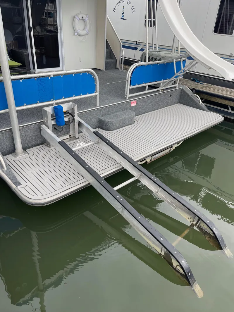 Slide: The Image of Lakeview 16' X 70' Widebody Houseboat 2006 - 36