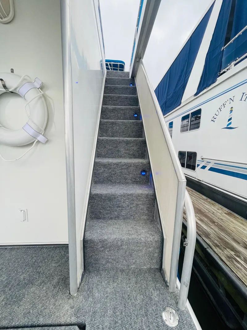 Slide: The Image of Lakeview 16' X 70' Widebody Houseboat 2006 - 37