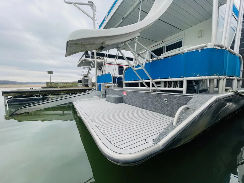 Slide: The Image of Lakeview 16' X 70' Widebody Houseboat 2006 - 38