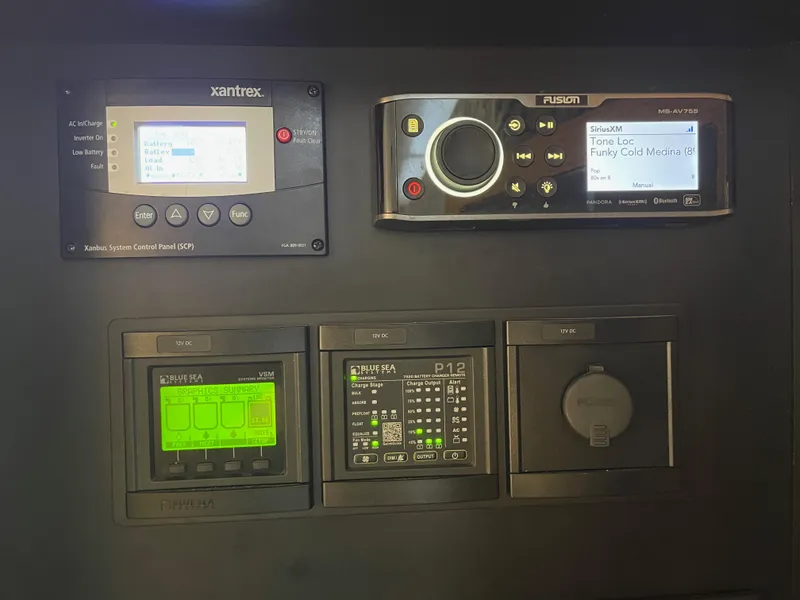 Slide: The Image of Lakeview 16' X 70' Widebody Houseboat 2006 - 45