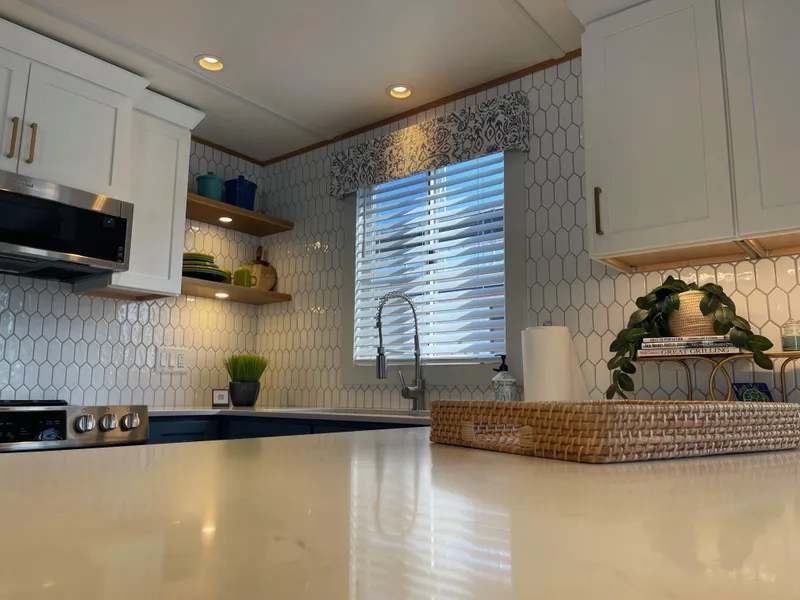 Slide: The Image of Lakeview 16' X 70' Widebody Houseboat 2006 - 70