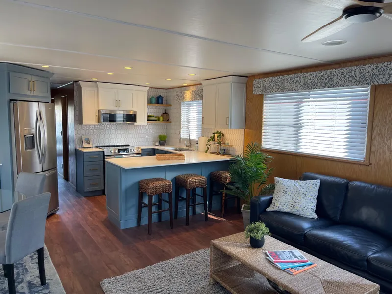 Slide: The Image of Lakeview 16' X 70' Widebody Houseboat 2006 - 74
