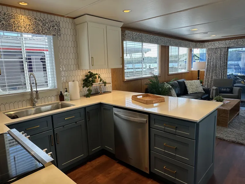 Slide: The Image of Lakeview 16' X 70' Widebody Houseboat 2006 - 80