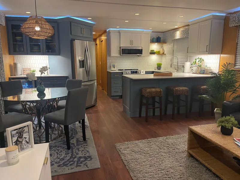 Slide: The Image of Lakeview 16' X 70' Widebody Houseboat 2006 - 81