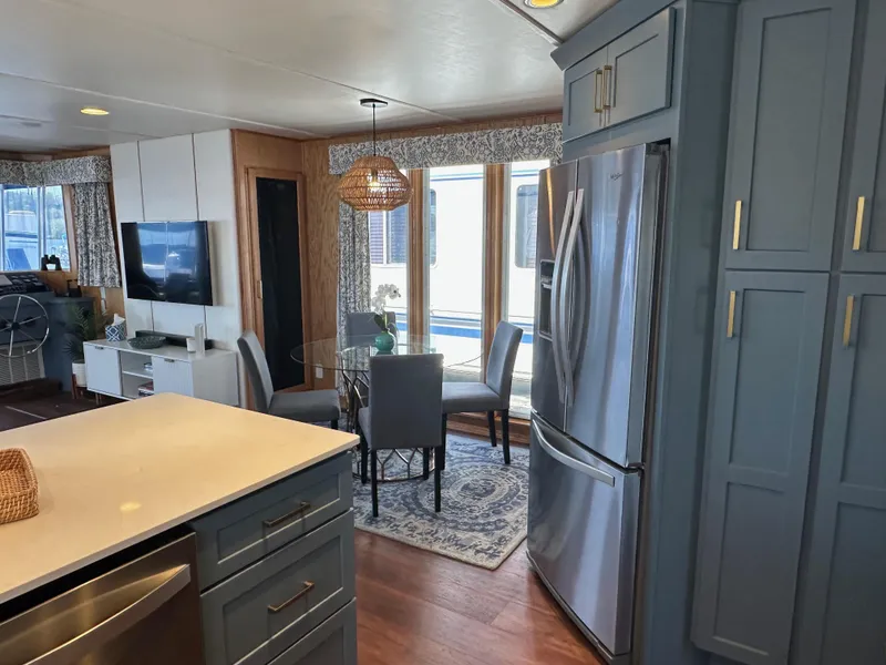 Slide: The Image of Lakeview 16' X 70' Widebody Houseboat 2006 - 86