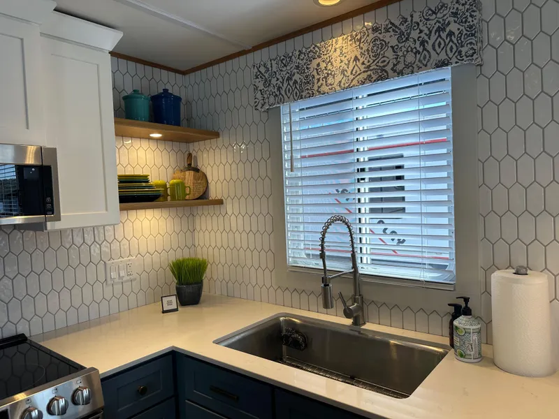 Slide: The Image of Lakeview 16' X 70' Widebody Houseboat 2006 - 87