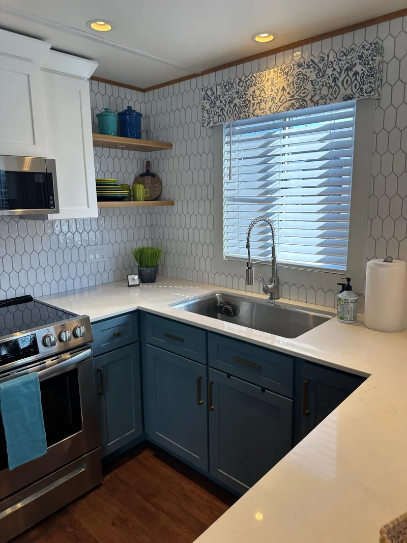 Slide: The Image of Lakeview 16' X 70' Widebody Houseboat 2006 - 91