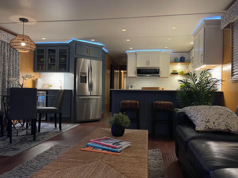 Slide: The Image of Lakeview 16' X 70' Widebody Houseboat 2006 - 92