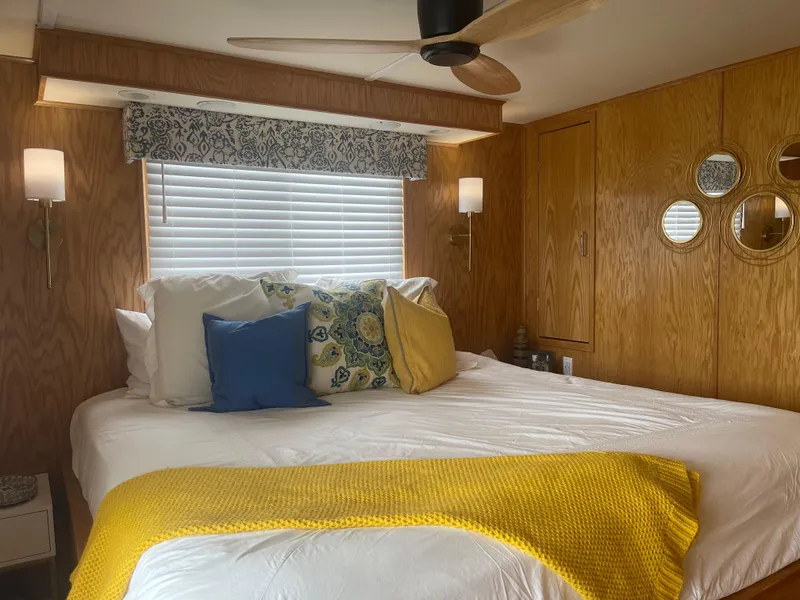 Slide: The Image of Lakeview 16' X 70' Widebody Houseboat 2006 - 97