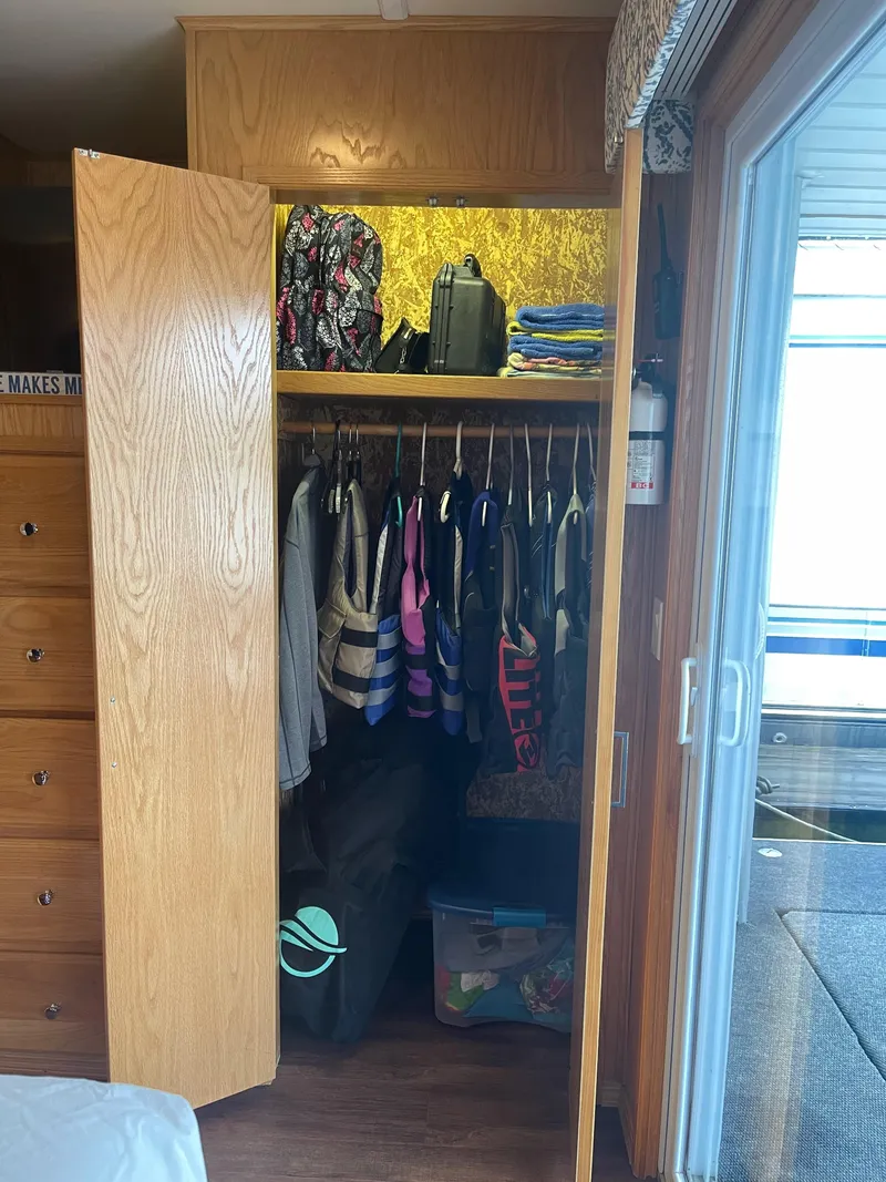 Slide: The Image of Lakeview 16' X 70' Widebody Houseboat 2006 - 98