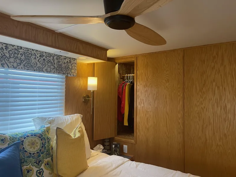 Slide: The Image of Lakeview 16' X 70' Widebody Houseboat 2006 - 99