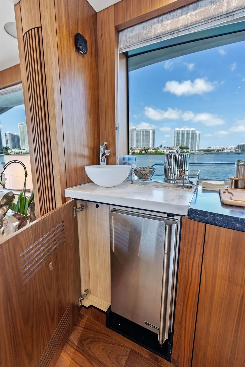 Slide: The Image of Sunseeker 86 Yacht 2019 - 117