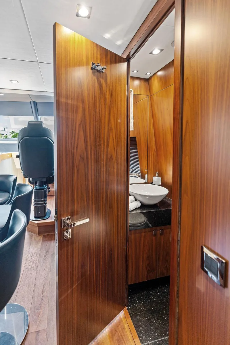 Slide: The Image of Sunseeker 86 Yacht 2019 - 119