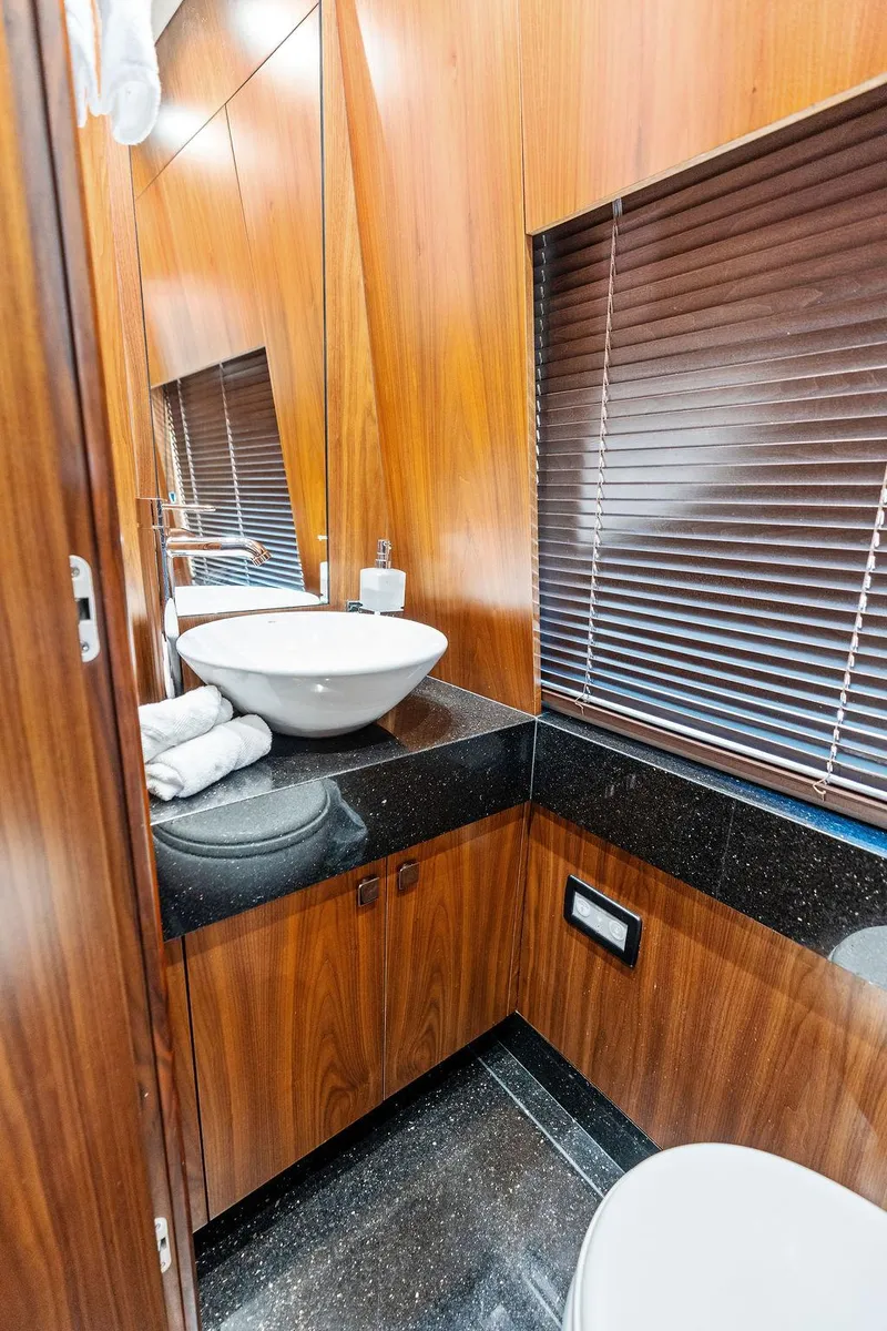 Slide: The Image of Sunseeker 86 Yacht 2019 - 120