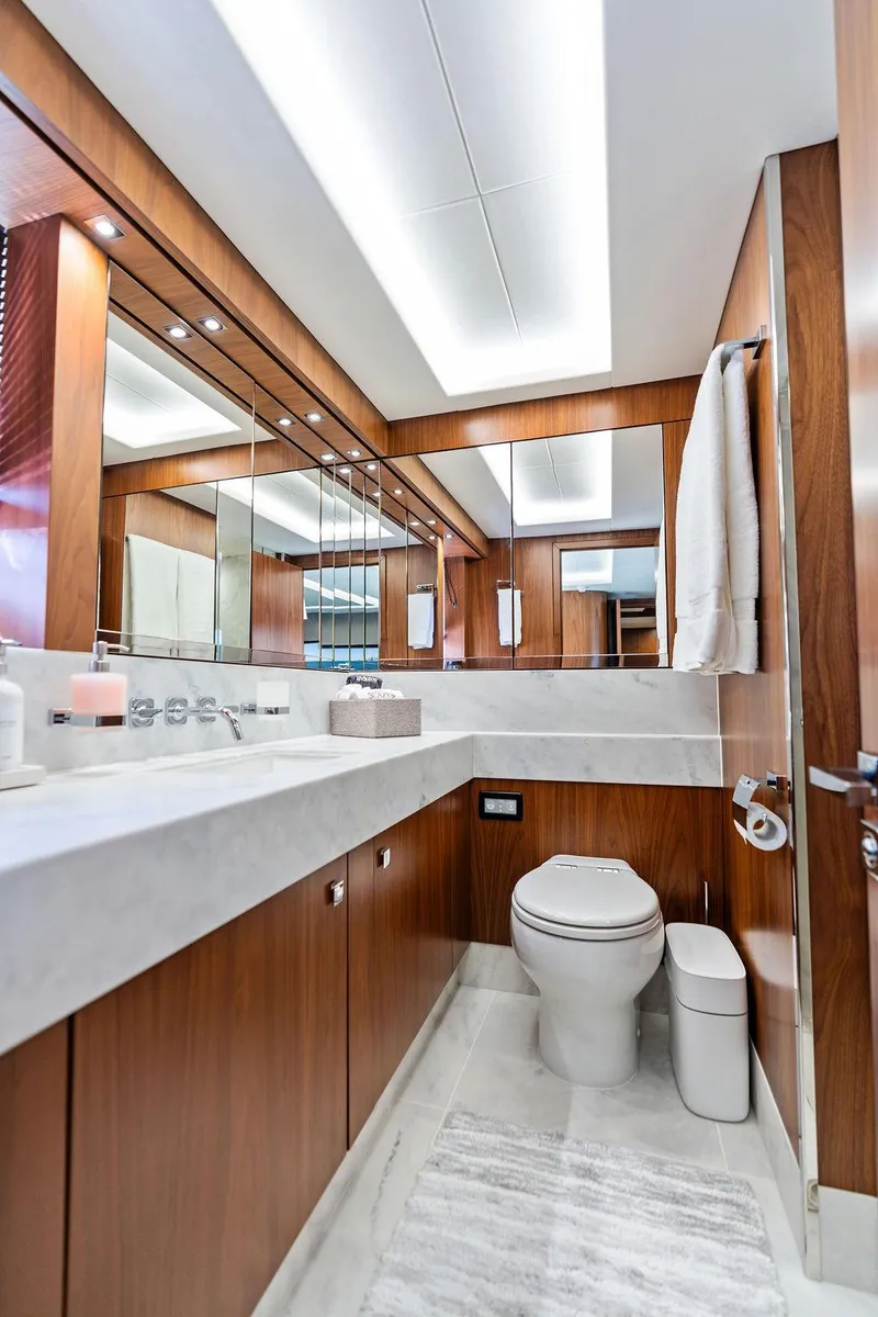 Slide: The Image of Sunseeker 86 Yacht 2019 - 89