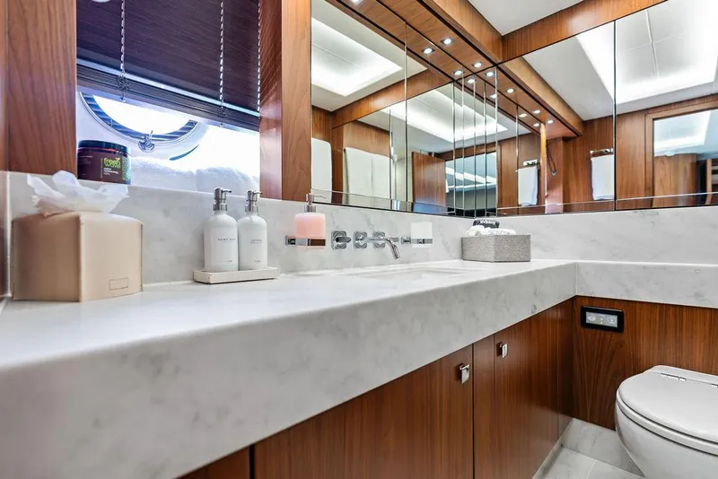 Slide: The Image of Sunseeker 86 Yacht 2019 - 90