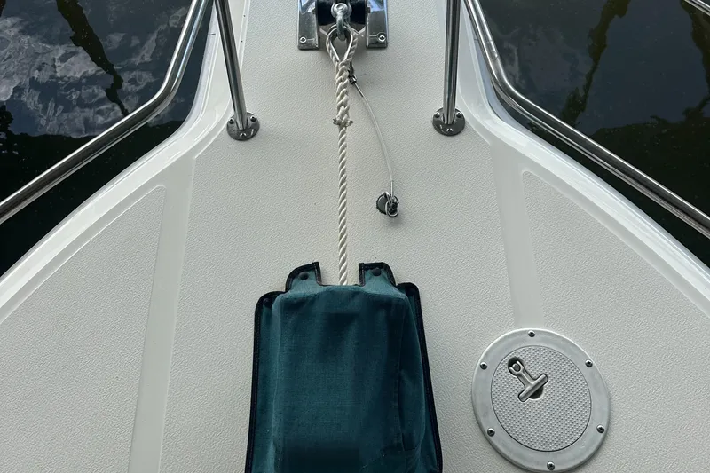 Slide: The Image of Sea Ray 370 Express Cruiser 1994 - 50