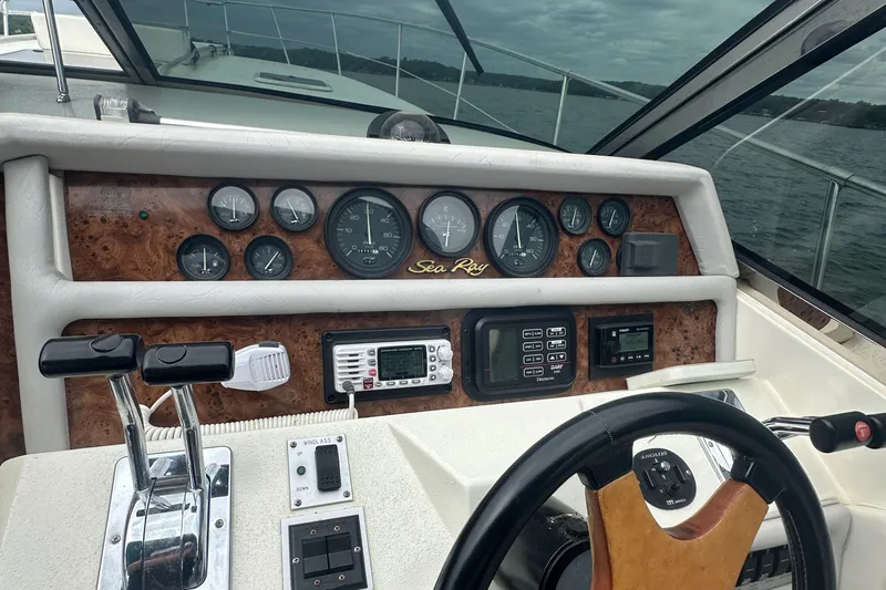 Slide: The Image of Sea Ray 370 Express Cruiser 1994 - 53