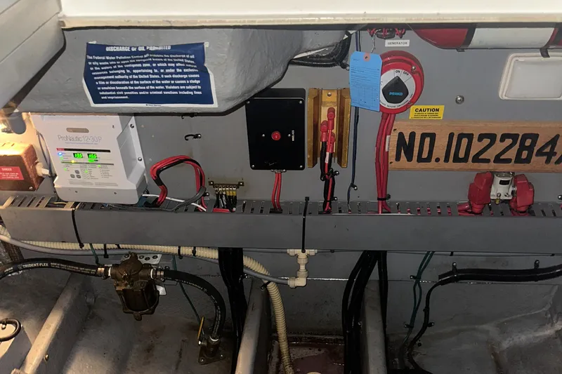 Slide: The Image of Sea Ray 370 Express Cruiser 1994 - 56