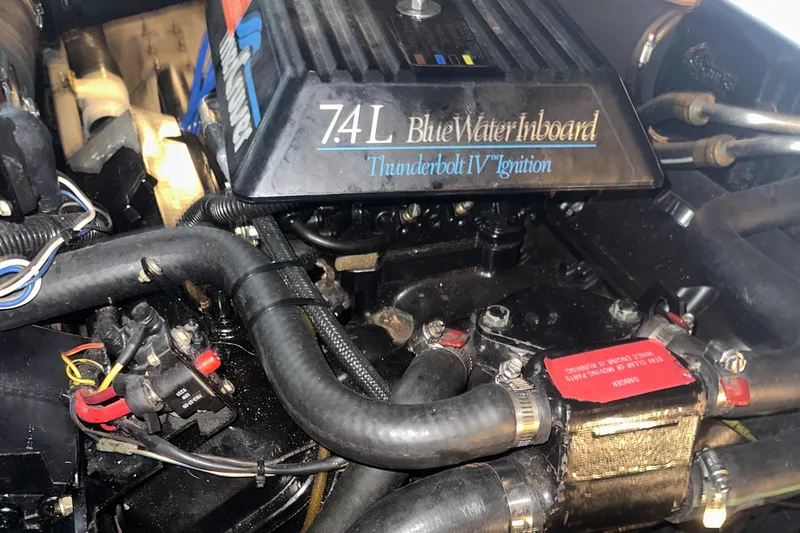 Slide: The Image of Sea Ray 370 Express Cruiser 1994 - 57