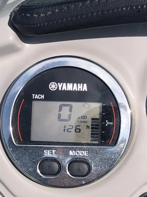 Slide: The Image of Yamaha tachometer on 2017 Chaparral 21 H2O Sport OB, displaying 126 hours. - 6