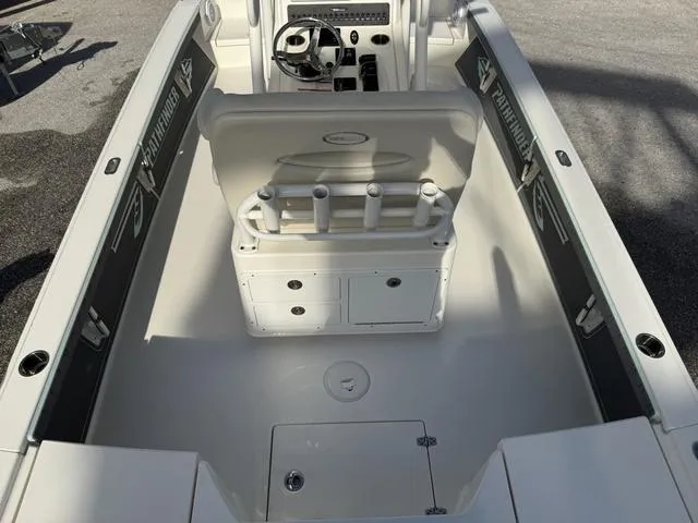 Slide: The Image of Pathfinder 2500 Hybrid 2019 - 11