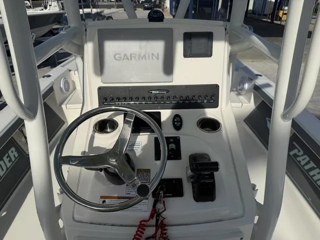 Slide: The Image of Pathfinder 2500 Hybrid 2019 - 15