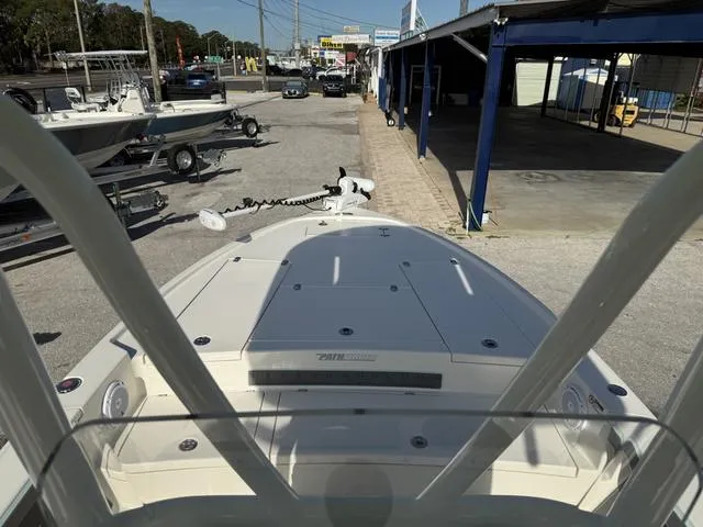 Slide: The Image of Pathfinder 2500 Hybrid 2019 - 19