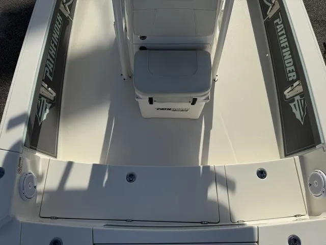 Slide: The Image of Pathfinder 2500 Hybrid 2019 - 24