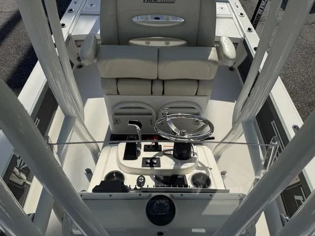 Slide: The Image of Pathfinder 2500 Hybrid 2019 - 27