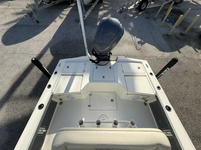 Slide: The Image of Pathfinder 2500 Hybrid 2019 - 30