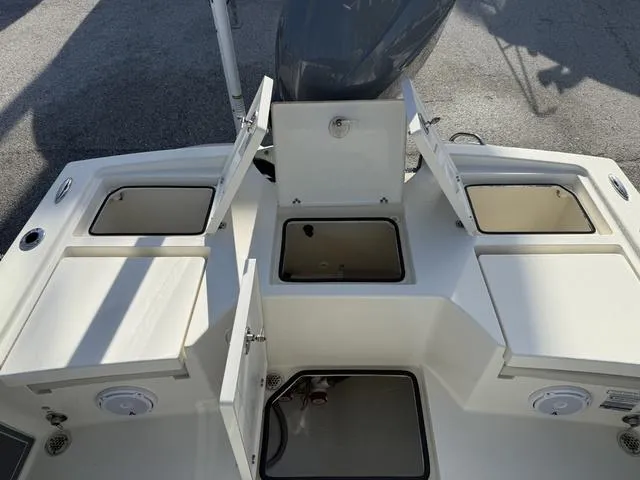 Slide: The Image of Pathfinder 2500 Hybrid 2019 - 32