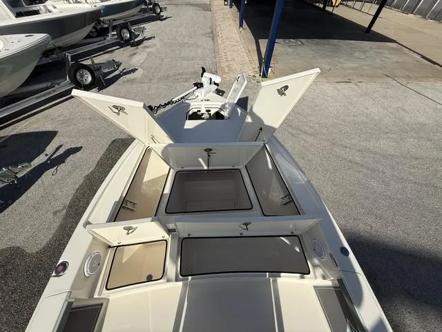 Slide: The Image of Pathfinder 2500 Hybrid 2019 - 39