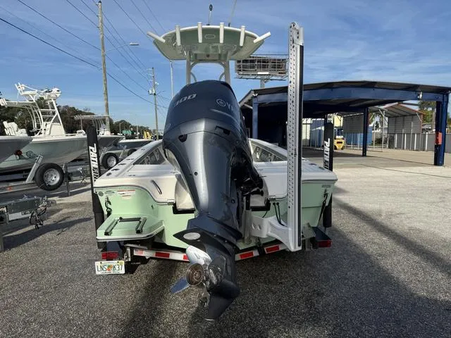 Slide: The Image of Pathfinder 2500 Hybrid 2019 - 4