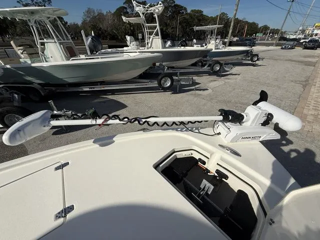 Slide: The Image of Pathfinder 2500 Hybrid 2019 - 46