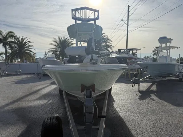 Slide: The Image of Pathfinder 2500 Hybrid 2019 - 8