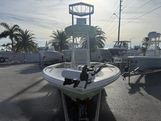 Slide: The Image of Pathfinder 2500 Hybrid 2019 - 9