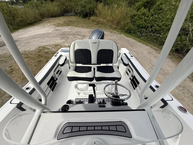 Slide: The Image of Tidewater 220 CC Adventure 2024 - 21