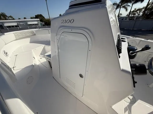 Slide: The Image of Aquasport 2100 Center Console 2024 - 29