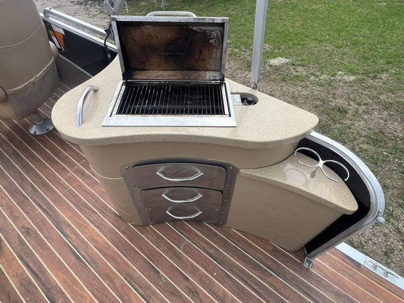 Slide: The Image of 2016 Berkshire 230E Premium Ultra Series 15 - 15