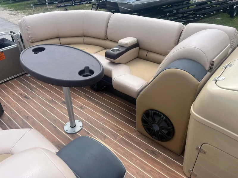 Slide: The Image of 2016 Berkshire 230E Premium Ultra Series 17 - 17