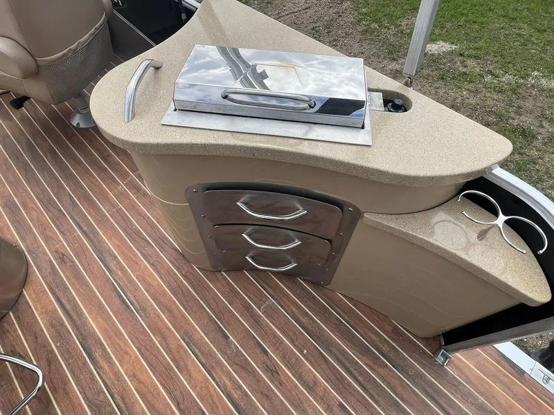 Slide: The Image of 2016 Berkshire 230E Premium Ultra Series 18 - 18