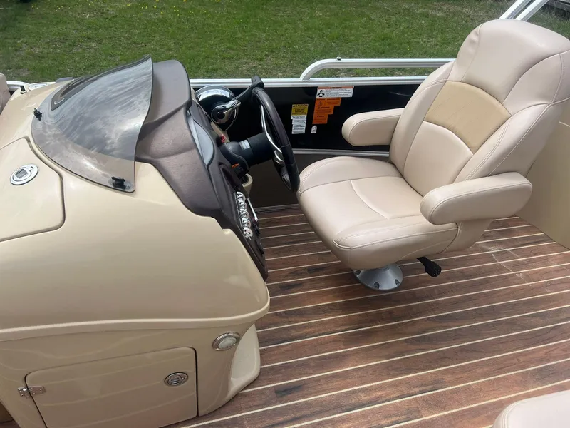 Slide: The Image of 2016 Berkshire 230E Premium Ultra Series 8 - 8