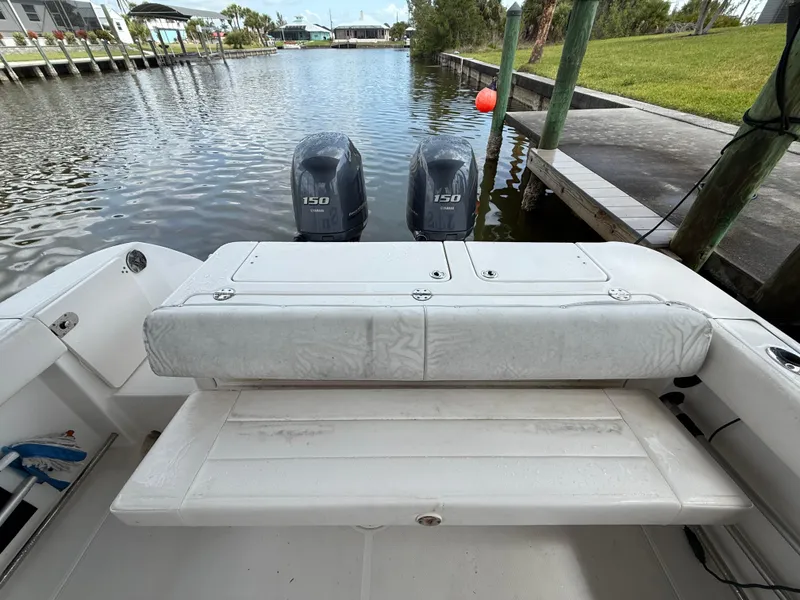 Slide: The Image of Robalo R245 Walkaround 2013 - 58