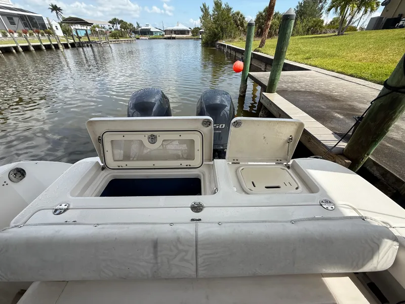 Slide: The Image of Robalo R245 Walkaround 2013 - 63