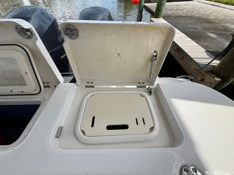 Slide: The Image of Robalo R245 Walkaround 2013 - 64